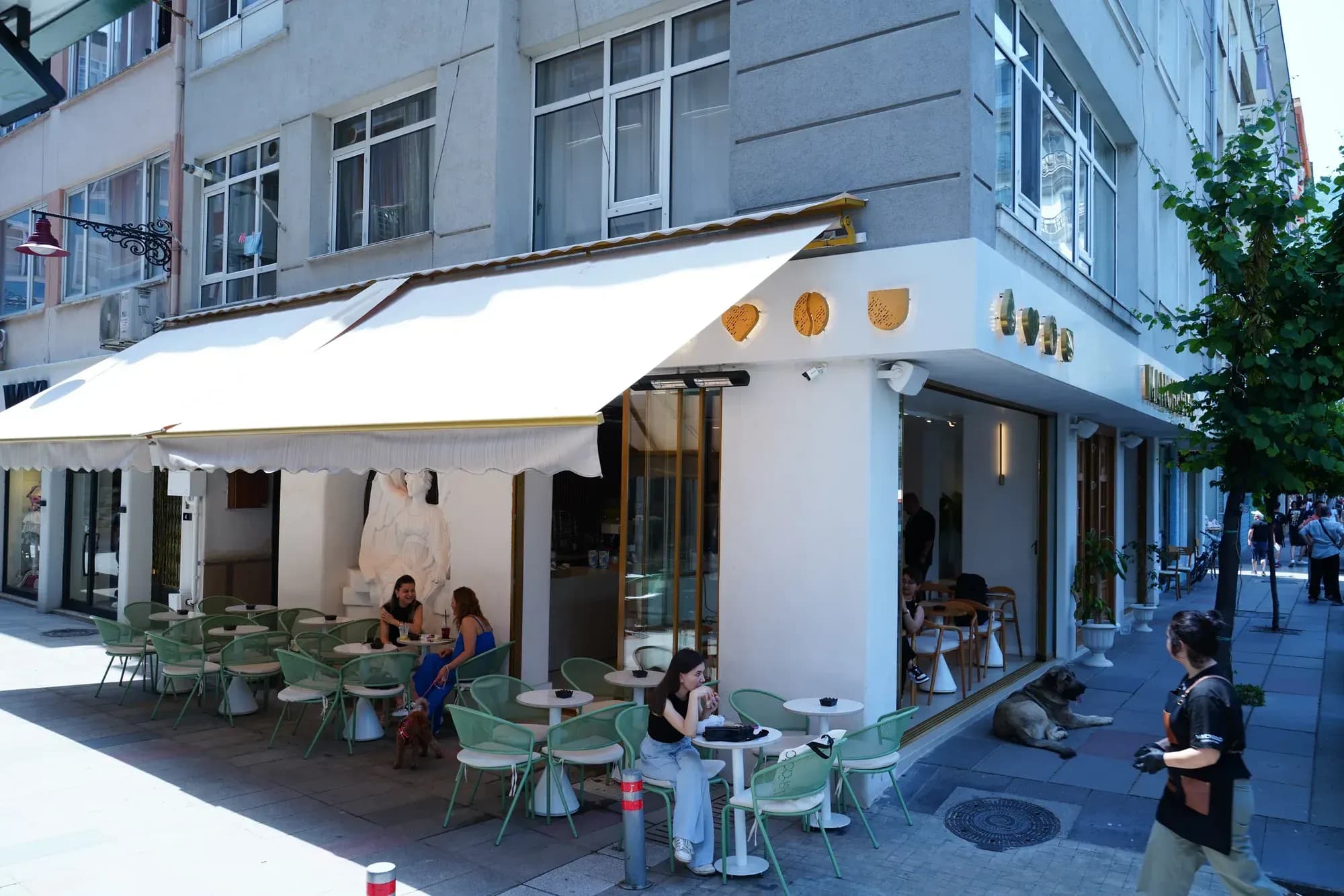 Ordu City şubesi — köşe cephe
